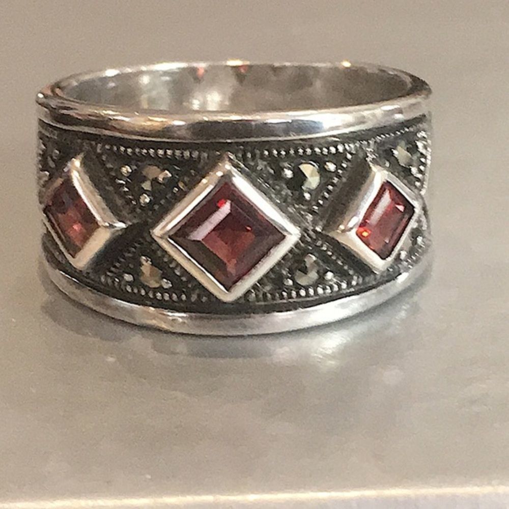Art Deco Wide Band Faceted Red Garnet Marcasite Sterling Silver Ring Sz 7-3/4 - Picture 7 of 7